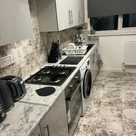 Accu Care Apartment Лондон Экстерьер фото