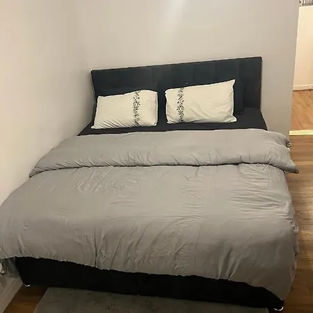 Accu Care Apartment Лондон Экстерьер фото